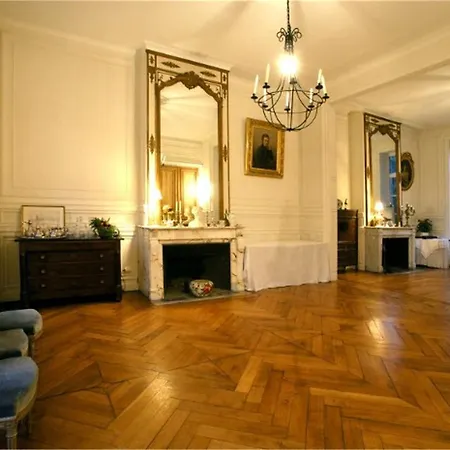 Bed & Breakfast Le Chateau De Philiomel 3*