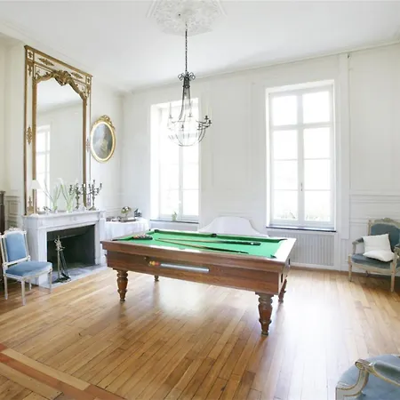 ベッド・アンド・ブレックファスト Le Chateau De Philiomel 3*