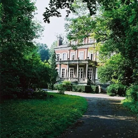 Le Chateau De Philiomel Bed & Breakfast Lillers