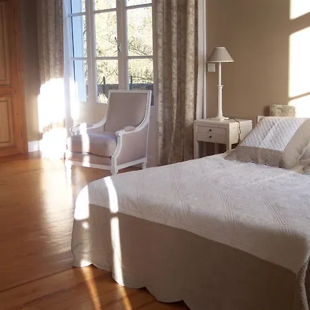 Le Chateau De Philiomel Bed & Breakfast 3*