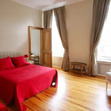 ベッド・アンド・ブレックファスト Le Chateau De Philiomel