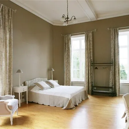 Le Chateau De Philiomel